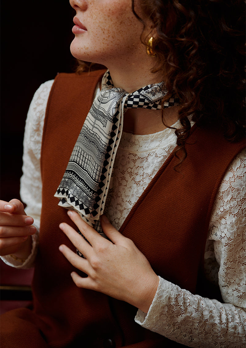 FOULARD CARRÉ DE SOIE Le riad aux merveilles