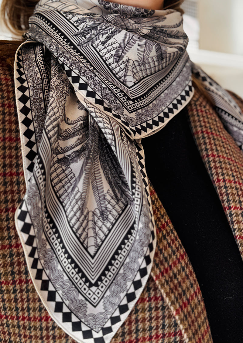 FOULARD CARRÉ DE SOIE Le riad aux merveilles