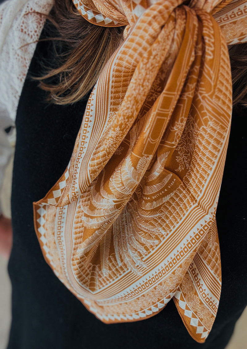 FOULARD CARRÉ DE SOIE Le riad aux merveilles
