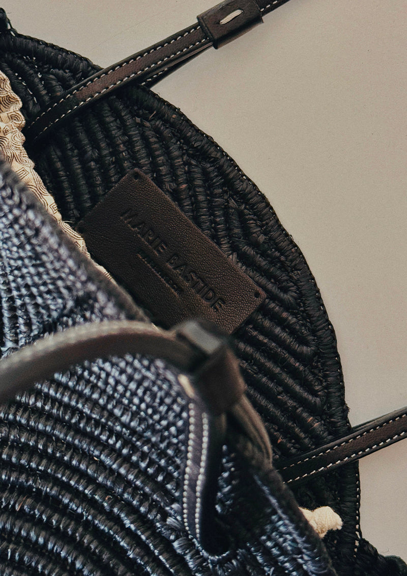 SIGNATURE PALM BASKET BAG BLACK