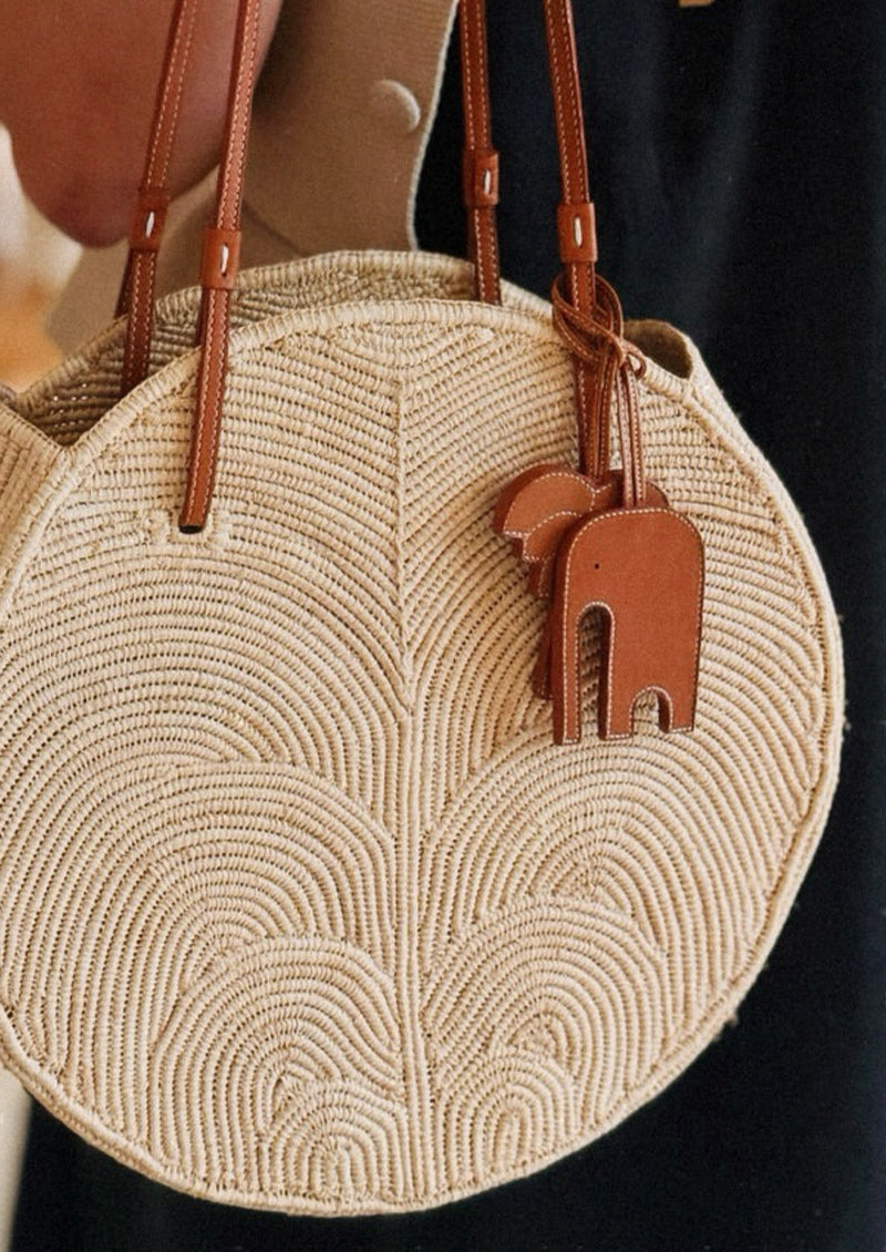 pendentif sac éléphant en cuir tabac