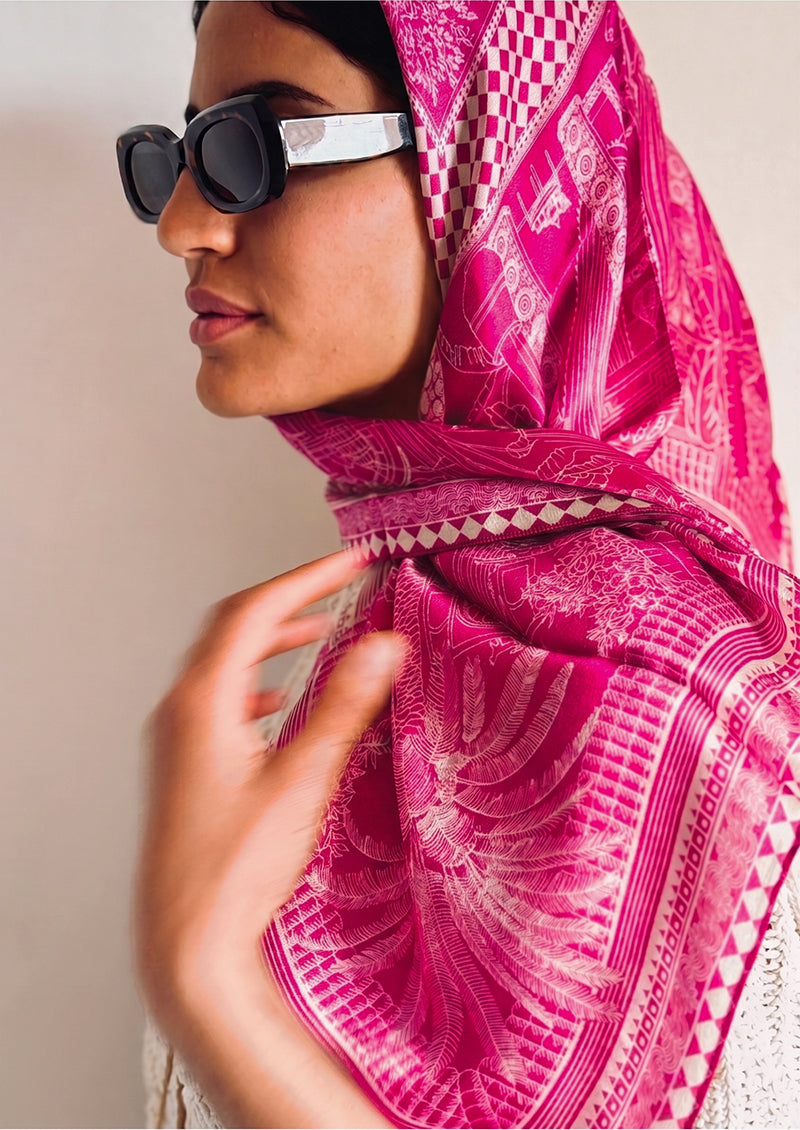 FOULARD CARRÉ DE SOIE LE RIAD AUX MERVEILLES